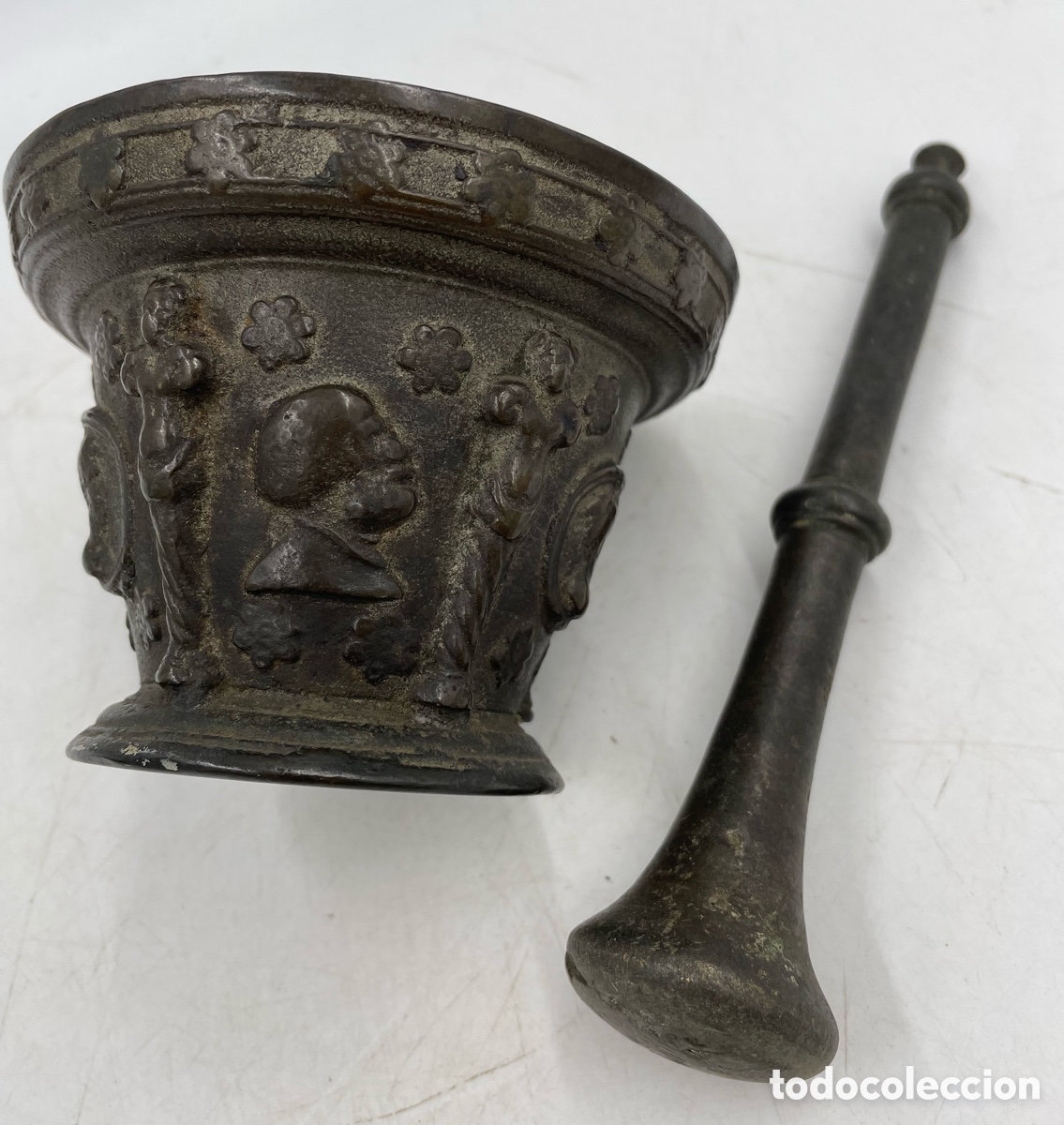 Antig&uuml;edades: Antiguo Mortero o almirez de boticario en bronce.