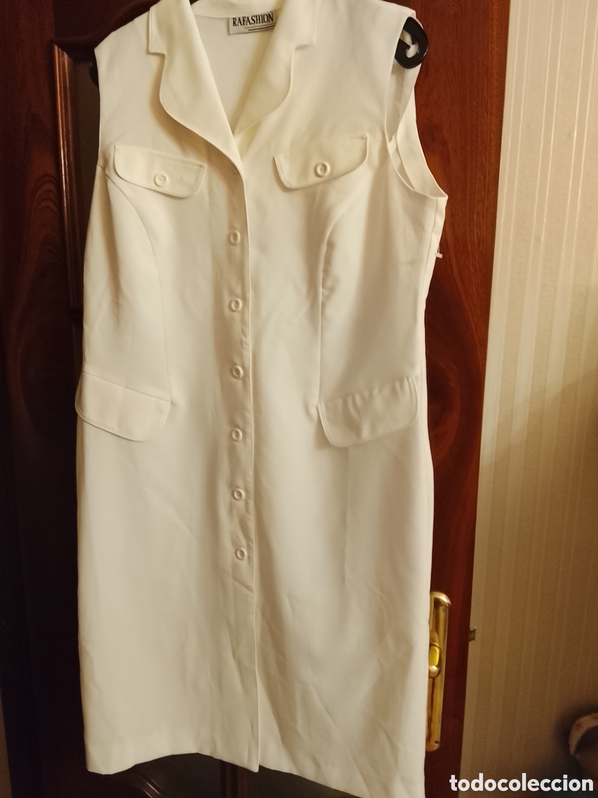 Antig&uuml;edades: Vestido camisero blanco ,de se&ntilde;ora .Es de la talla 46 ,est&aacute; nuevo con etiqueta .Ver fotos y descripc
