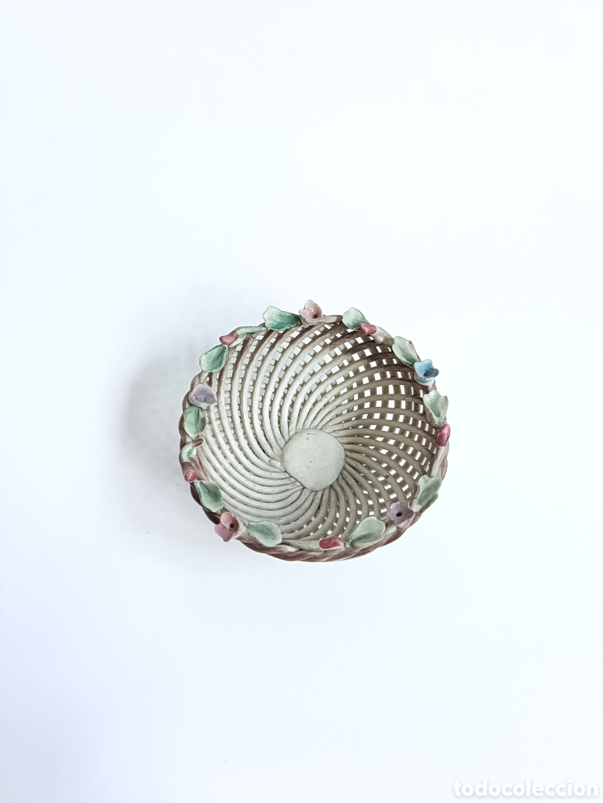 Antig&uuml;edades: Cestillo Porcelana Calada Capodimonte Italia Sello N Coronada