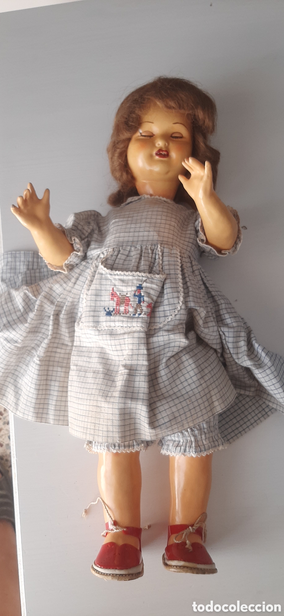 Antig&uuml;edades: Mu&ntilde;eca a&ntilde;os 40 con desperfecto muy bonita carton