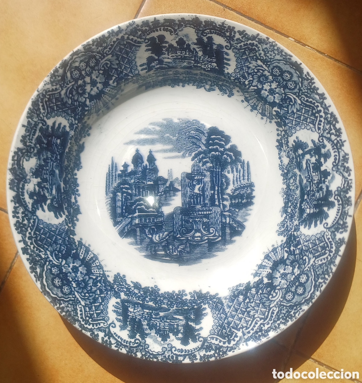 Antig&uuml;edades: Plato de ceramica La Cartuja