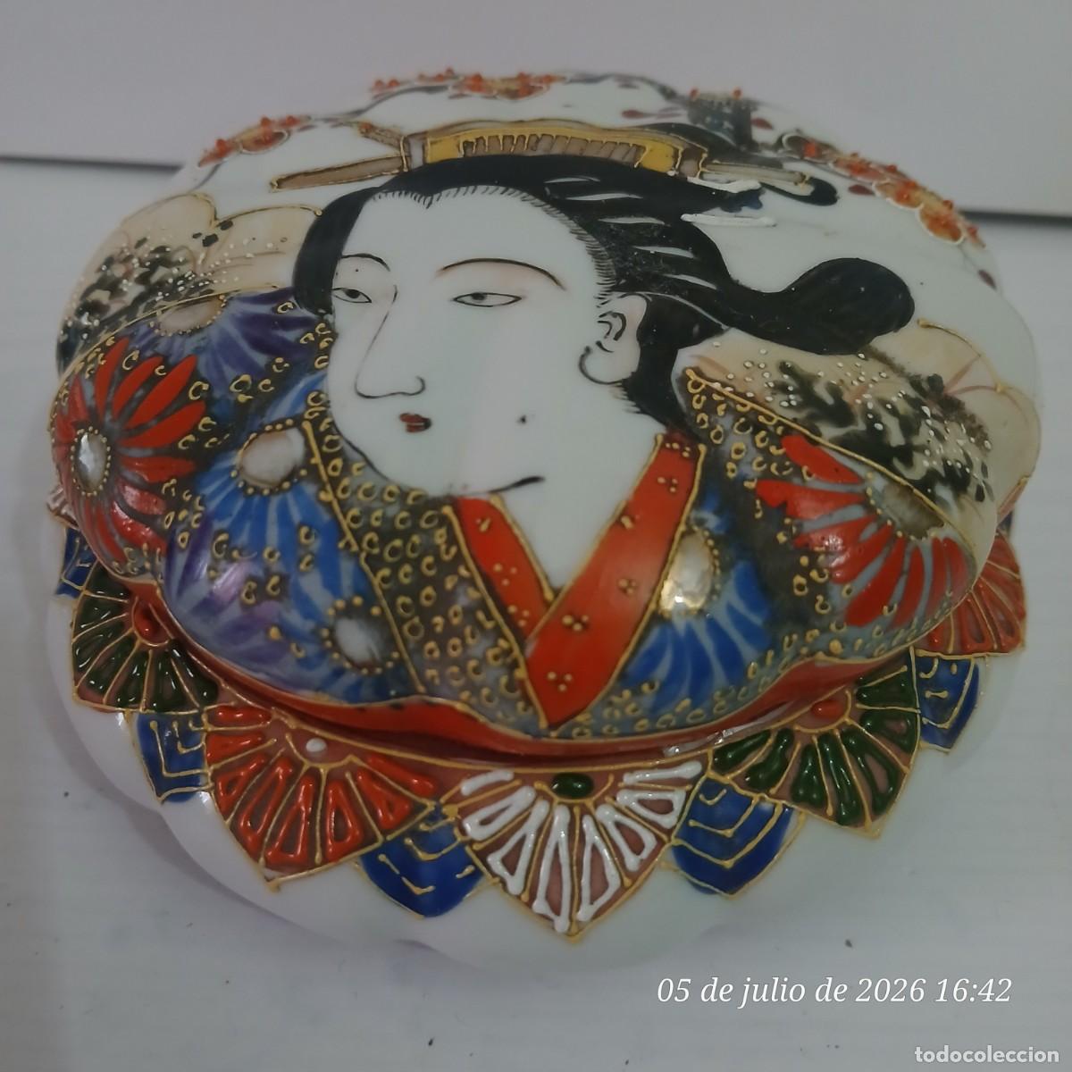 Antig&uuml;edades: Caja de baratijas.Porcelana fina, Estilo Satsuma.