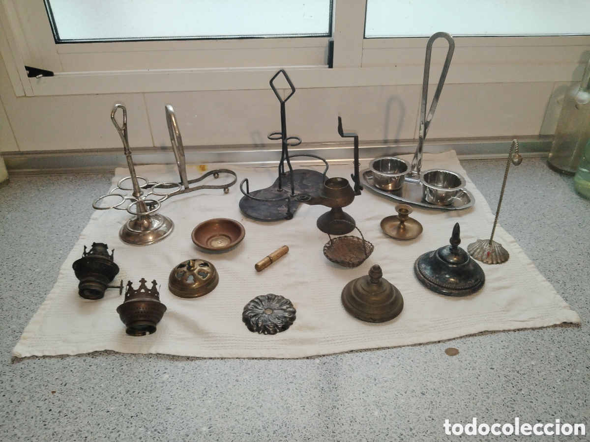 Antig&uuml;edades: Lote de piezas antiguas de metal