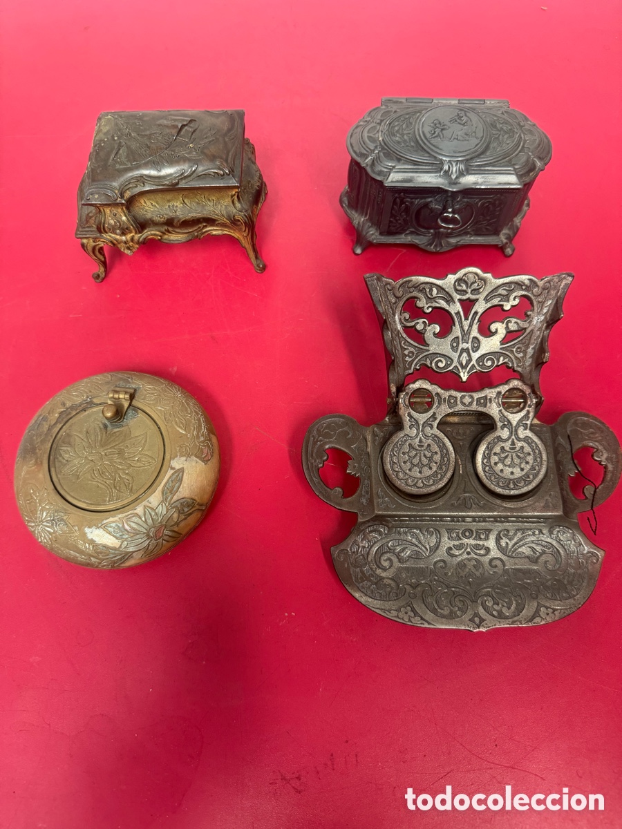 Antig&uuml;edades: Lote de antig&uuml;edades de bronce y metal &ndash; Cajas