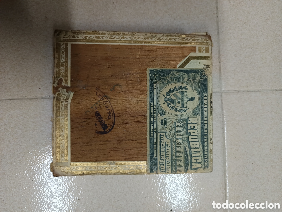 Antig&uuml;edades: Antigua caja de madera de puros - Foto 1