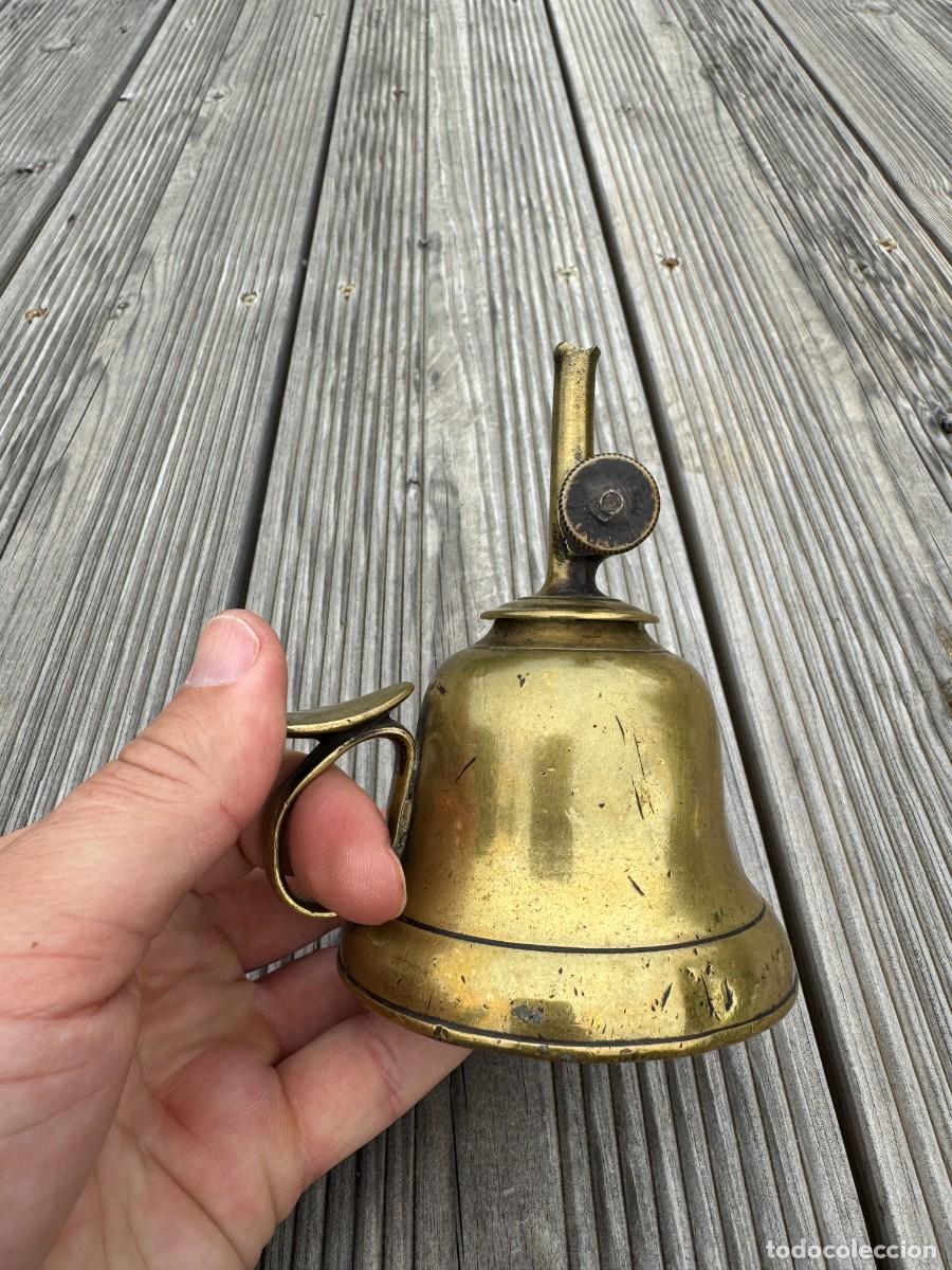 Antig&uuml;edades: L&aacute;mpara antigua francesa de lat&oacute;n tipo Vintner's Lamp Gardon, l&aacute;mpara de aceite de bolsillo, forma d