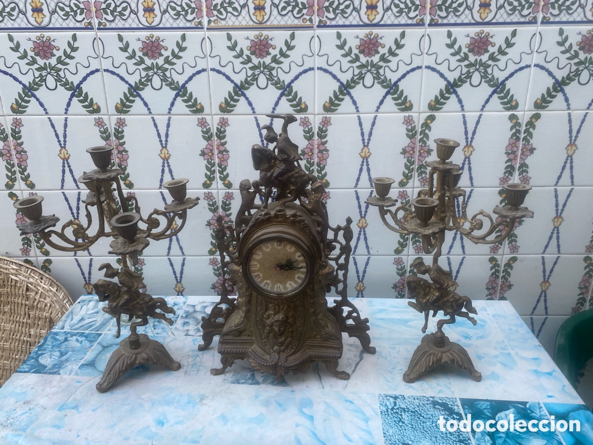 Antig&uuml;edades: Candelabros con guarnici&oacute;n de bronce en perfecto estado de conservaci&oacute;n