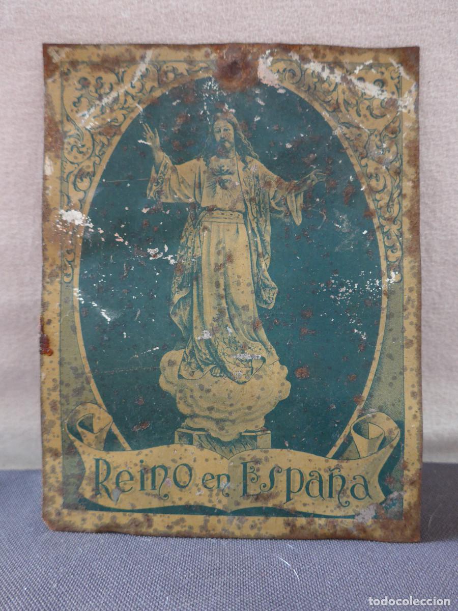 Antig&uuml;edades: CHAPA METALICA PARA COLGAR DEL SAGRADO CORAZON DE JESUS REINO EN ESPA&Ntilde;A