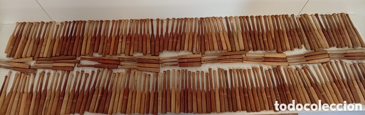 Antig&uuml;edades: BOLILLOS DE DIFERENTES MEDIDAS Y DISE&Ntilde;OS SON 240 U