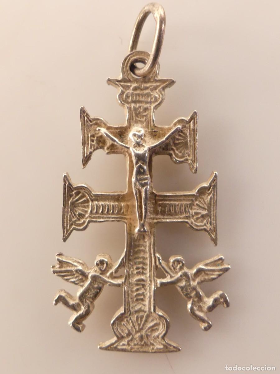 Antiquit&auml;ten: COLGANTE CRUZ DE CARAVACA HECHO DE PLATA PESA 1.93 GRAMOS