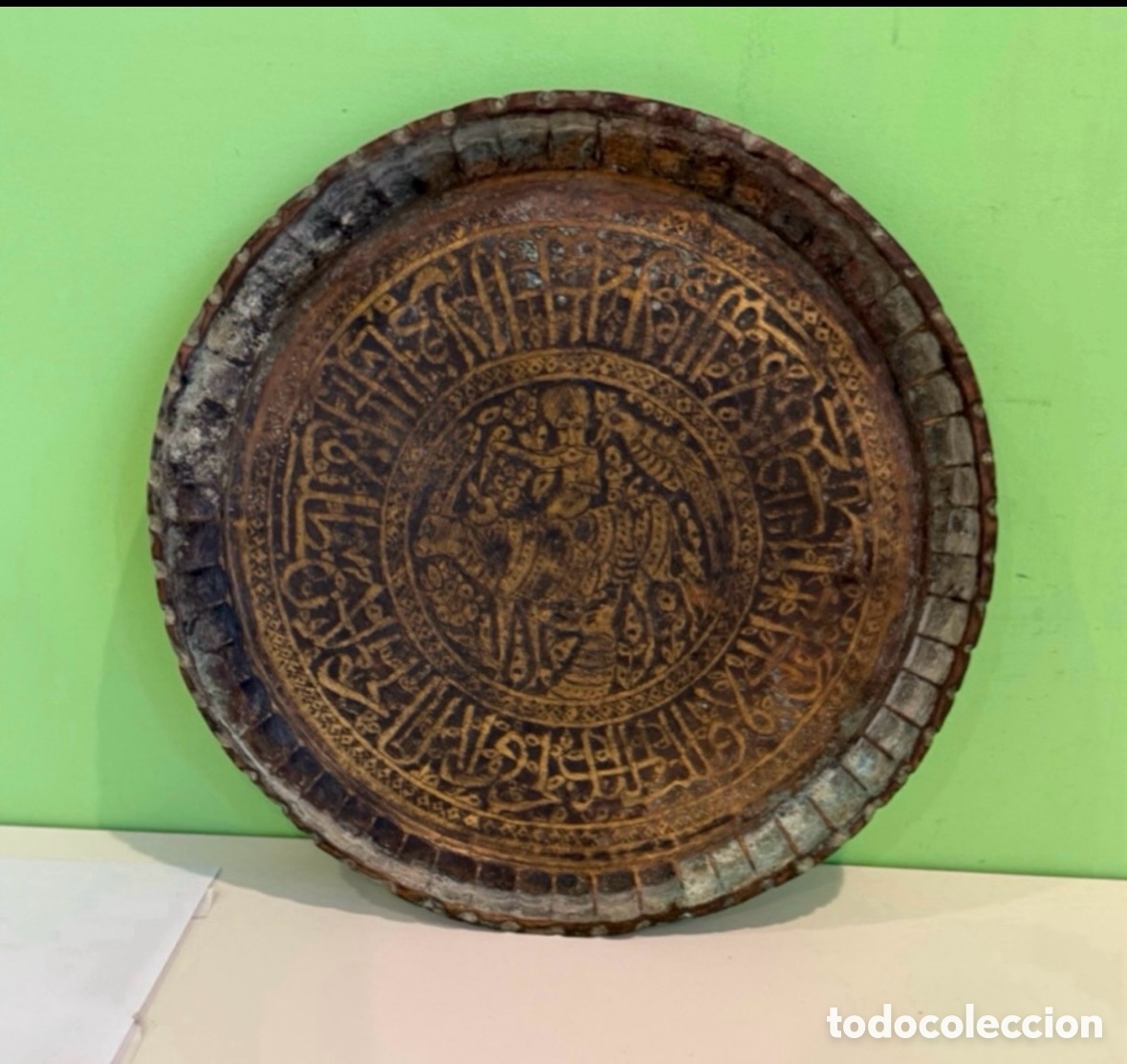 Antiguidades: Antigua bandeja otomana isl&aacute;mica de cobre grabado - Imperio Otomano siglo XIX - 36 cm