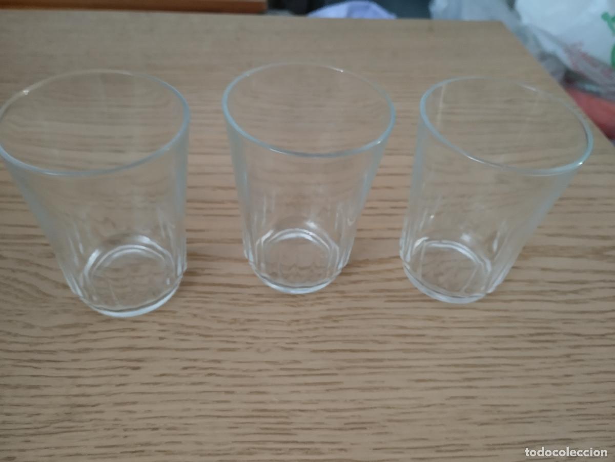Antig&uuml;edades: tres vasitos de cristal para cafe u otras bebidas