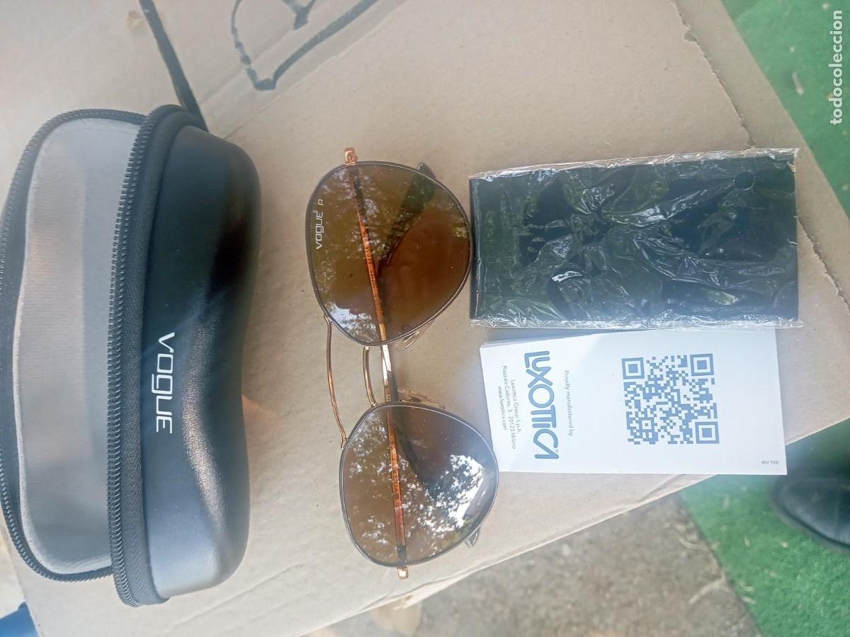 Antig&uuml;edades: BONITAS GAFAS DE SOL VOGUE. CON SU CAJA ORIGINAL