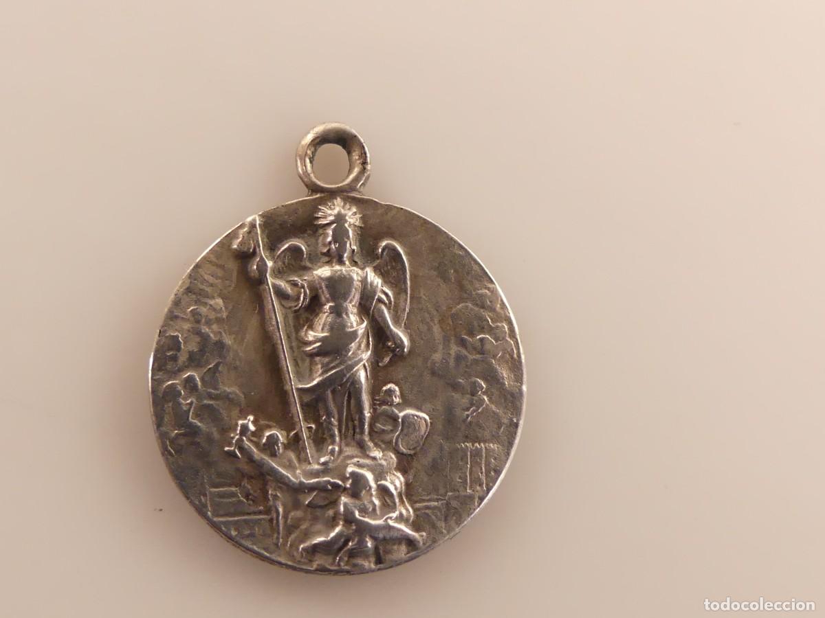 Antiquit&auml;ten: MEDALLA DE METAL PLATEADO