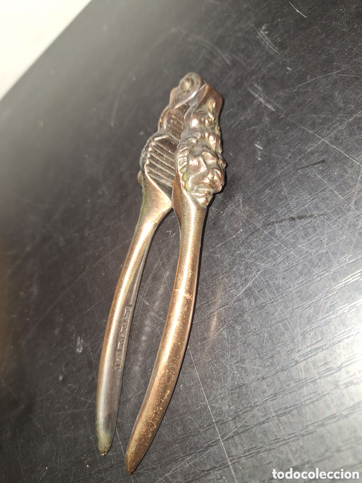 Antiquit&eacute;s: Cascanueces antiguo de bronce dibujo Le&oacute;n