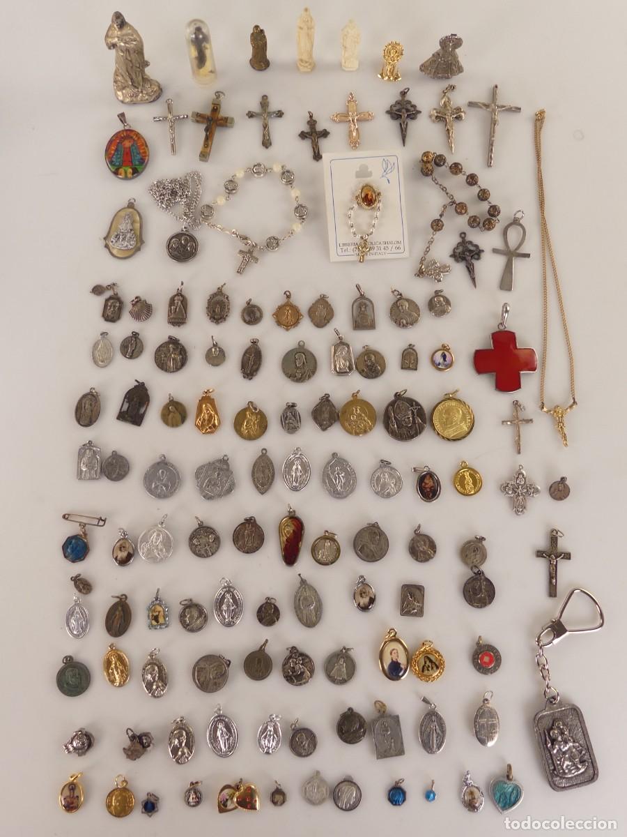 Antiquit&eacute;s: COLECCION LOTE DE 120 PIEZAS RELIGIOSAS CRUCES MEDALLAS ETC