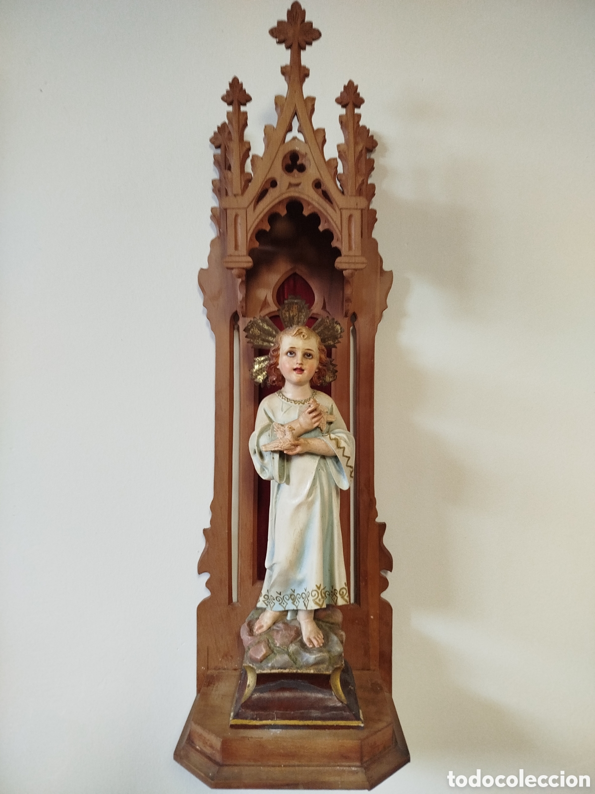 Antig&uuml;edades: Antigua escultura siglo XIX en hornacina Jesucristo, estuco y madera, ojos de cristal, Olot.
