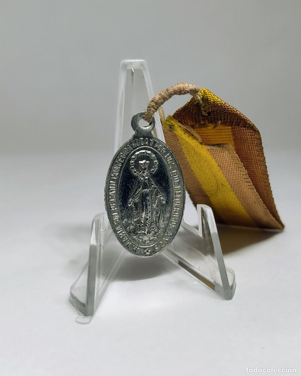 Antig&uuml;edades: Medalla religiosa / Colgante: INMACULADA CONCEPCI&Oacute;N (Oh Mar&iacute;a sin pecado concebida). M418