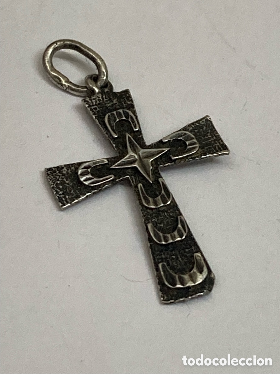 Antig&uuml;edades: Cruz de plata Religiosa C623