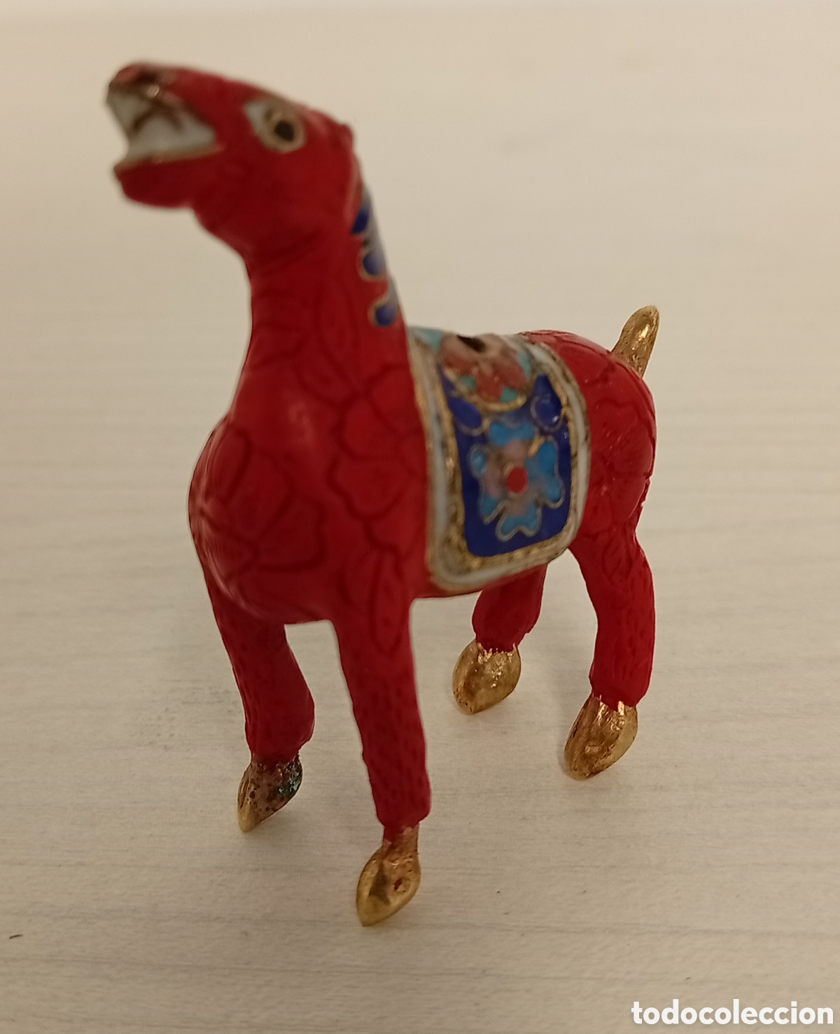 Antig&uuml;edades: FIGURA DE CABALLO PEQUE&Ntilde;O ESMALTE CLOISONNE ROJO