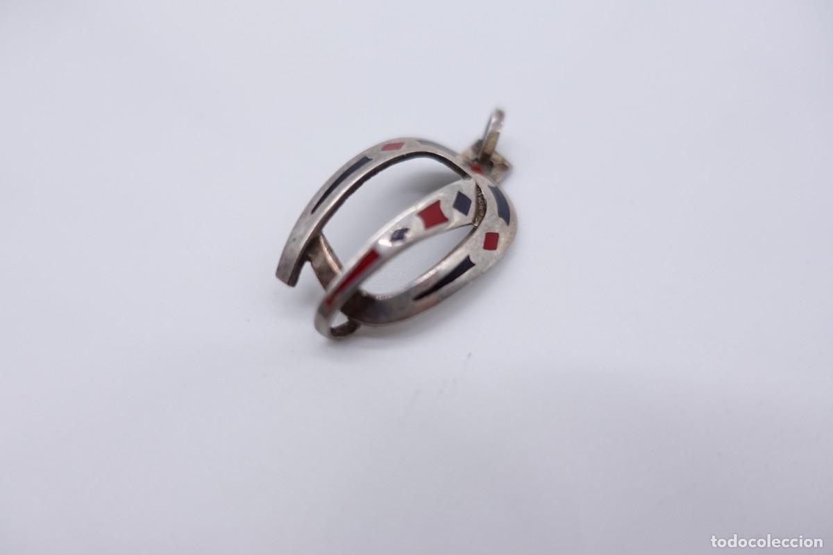 Antiques: COLGANTE CALADO DE PLATA DE LEY CON ESMALTE ROJO Y AZUL