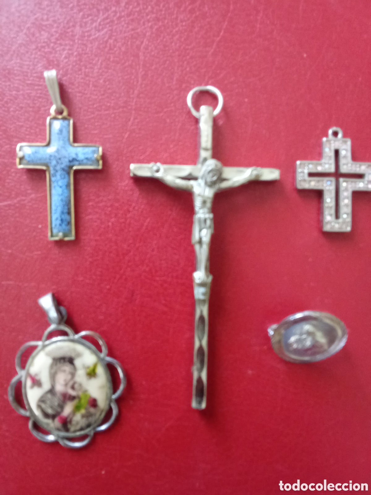 Antig&uuml;edades: lote de cruces , medalla e insignia , religiosas JMJ