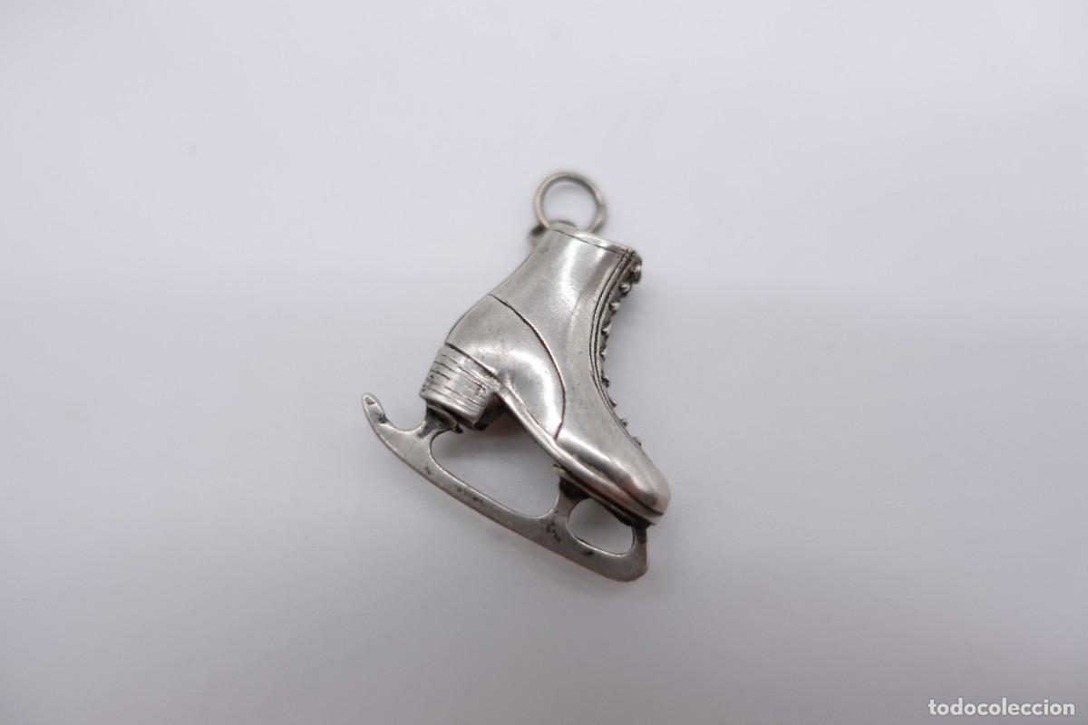 Antiques: COLGANTE PAT&Iacute;N DE HIELO EN PLATA DE LEY PATINAJE DEPORTES HIELO