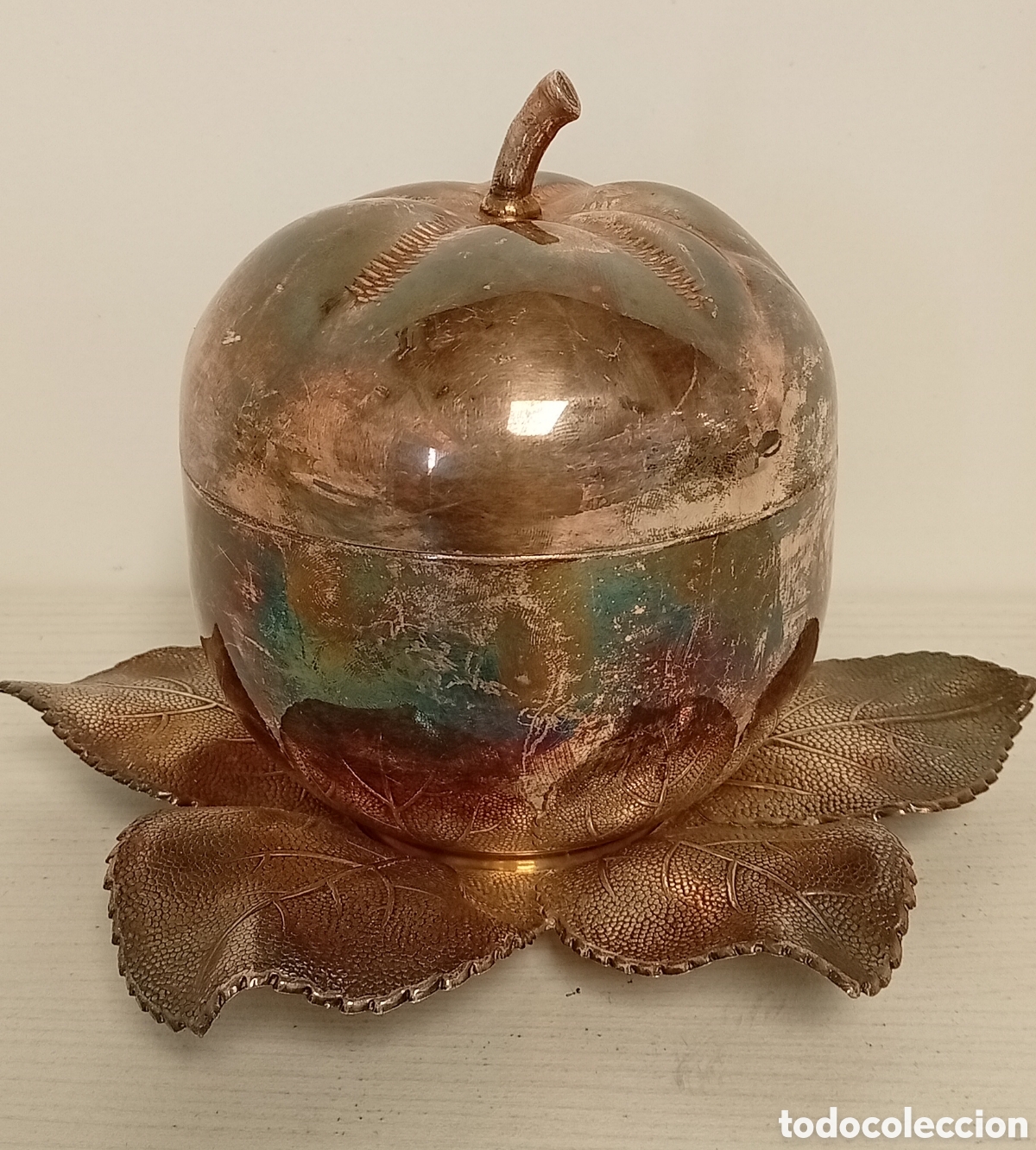 Antig&uuml;edades: BOMBONERA DE MANZANA VINTAGE DE METAL PLATEADO