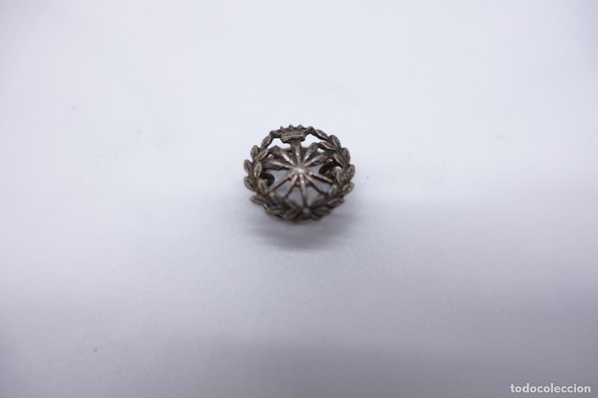 Oggetti Antichi: PIN DE OJAL O SOLAPA INSIGNIA EN PLATA CON ESCUDO Y FLECHAS MILITAR?