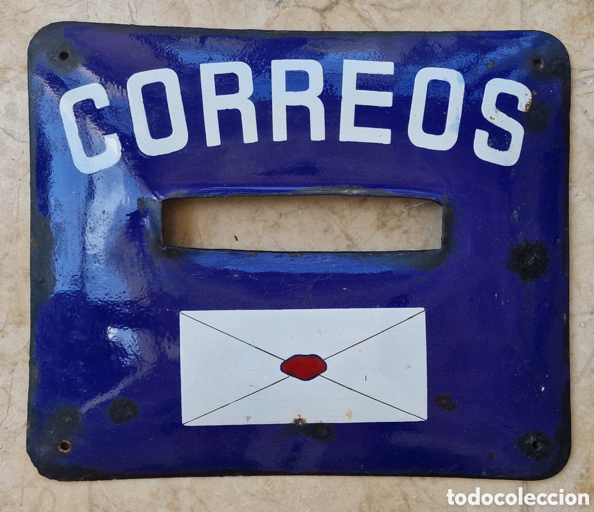 Antig&uuml;edades: Buz&oacute;n de correos en Chapa esmaltada. A&ntilde;os 1930-1940