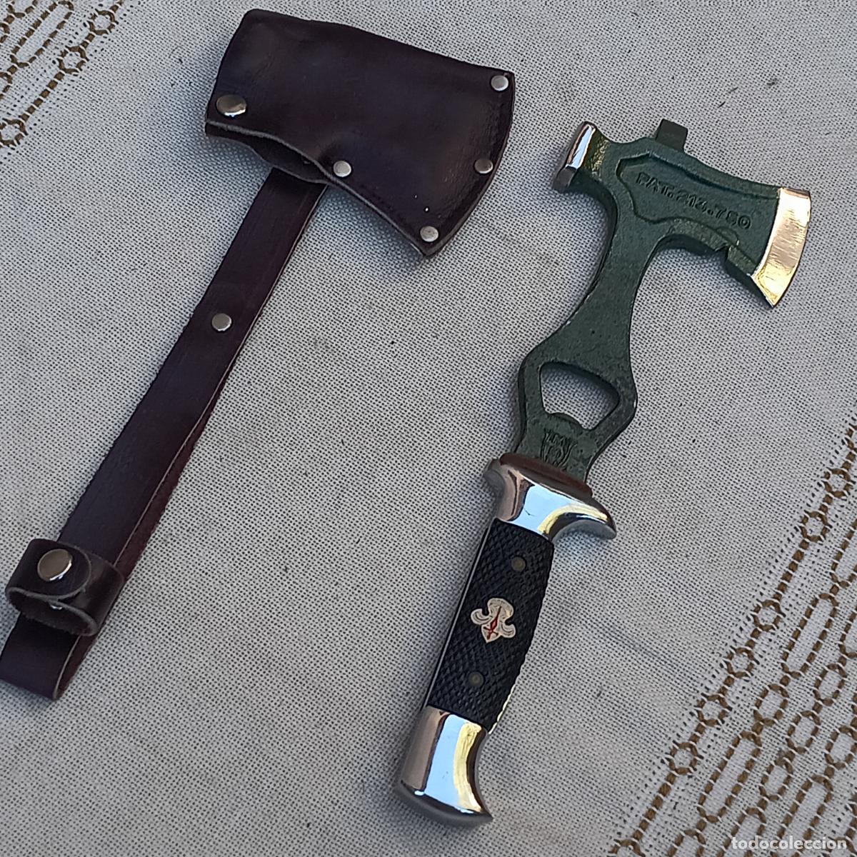 Antig&uuml;edades: HACHA METALICA DE BOY SCOUT - VARIOS USOS - EN ACERO CON SU FUNDA EN CUERO.