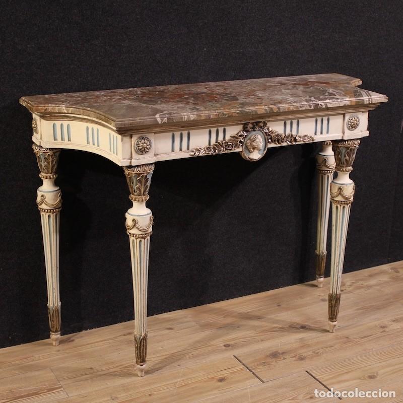 Antiguidades: Consola italiana lacada de estilo Luis XVI con tablero de m&aacute;rmol.