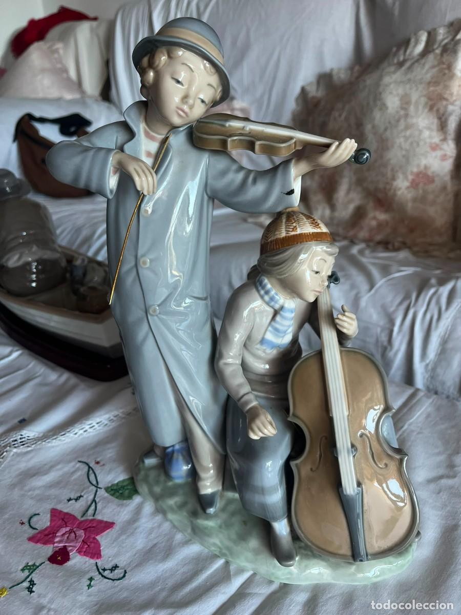Antig&uuml;edades: Figura Nao by Lladr&oacute; Ni&ntilde;os M&uacute;sicos Porcelana