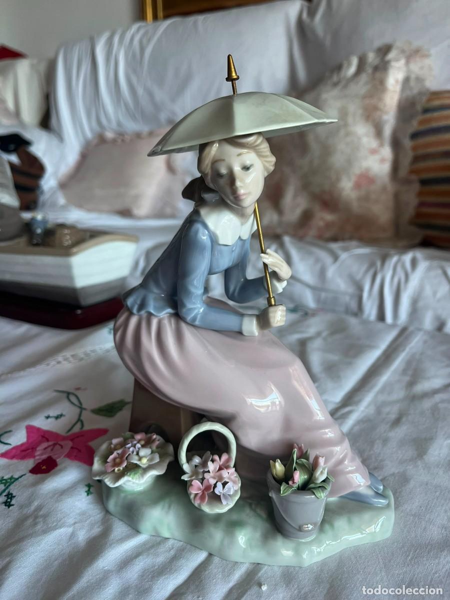 Antig&uuml;edades: Figura Nao Lladr&oacute; Porcelana Mujer Paraguas