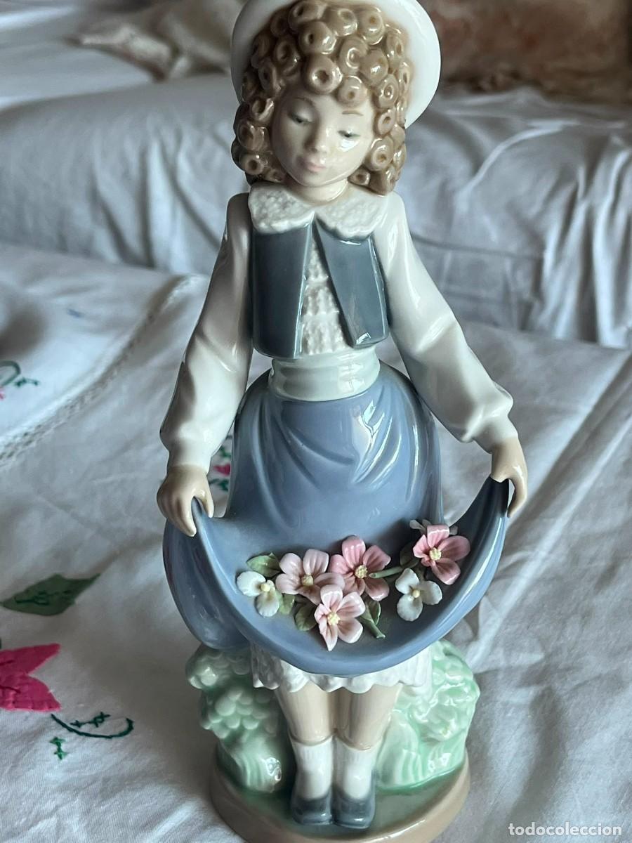 Antig&uuml;edades: Figura Nao by Lladr&oacute; Porcelana Ni&ntilde;a Flores