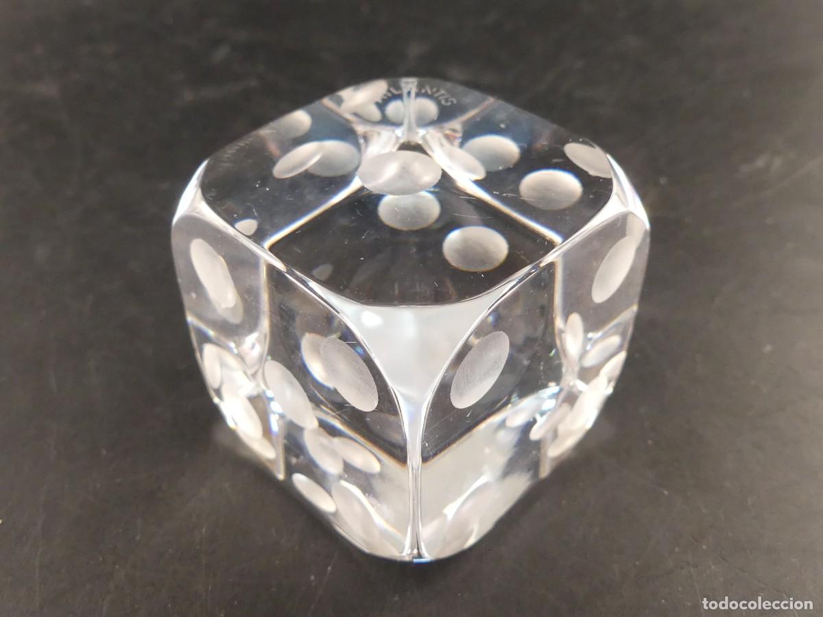 Antig&uuml;edades: DADO DE CRISTAL PISAPAPELES MARCA ATLANTIS