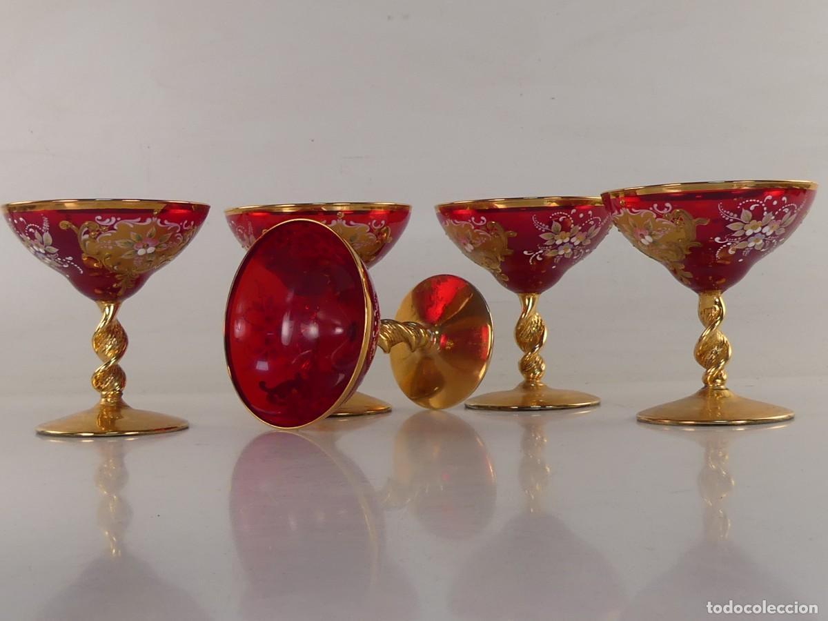 Antig&uuml;edades: JUEGO DE 5 COPAS VASOS DE CRISTAL DE MURANO DECORADOS A MANO