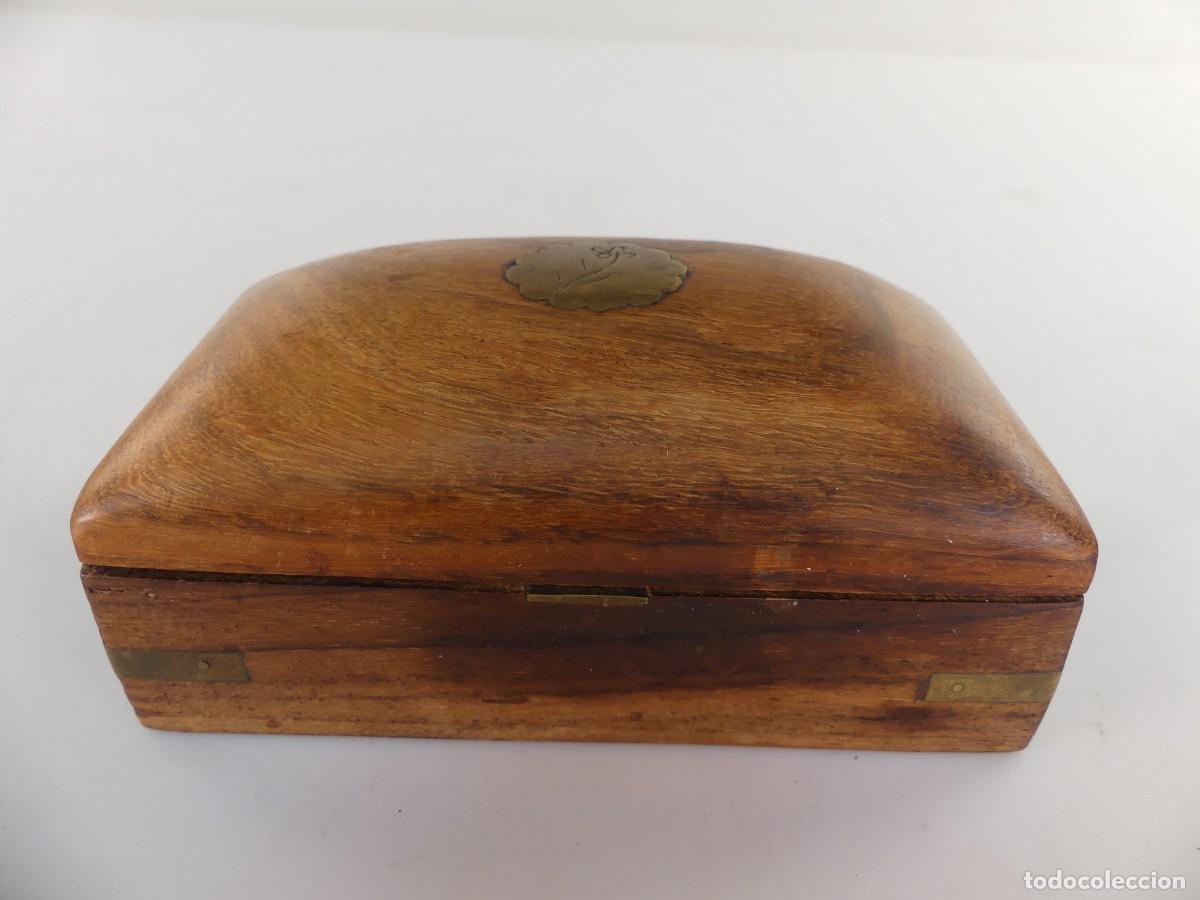 Antiques: BONITA CAJA DE MADERA CON ADORNOS DE LATON