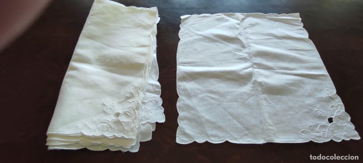 Antig&uuml;edades: JUEGO DE 12 SERVILLETAS VINTAGE EN HILO BLANCO - BORDADO CALADO Y FESTON (41 x 40 cm)