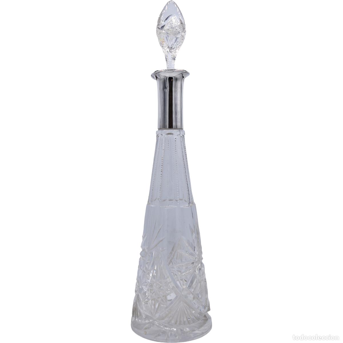 Antig&uuml;edades: Licorera de cristal tallado con cuello de plata