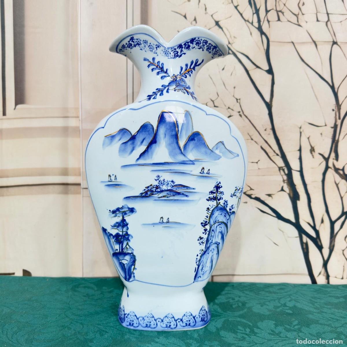 Antig&uuml;edades: Jarr&oacute;n de porcelana azul y blanca