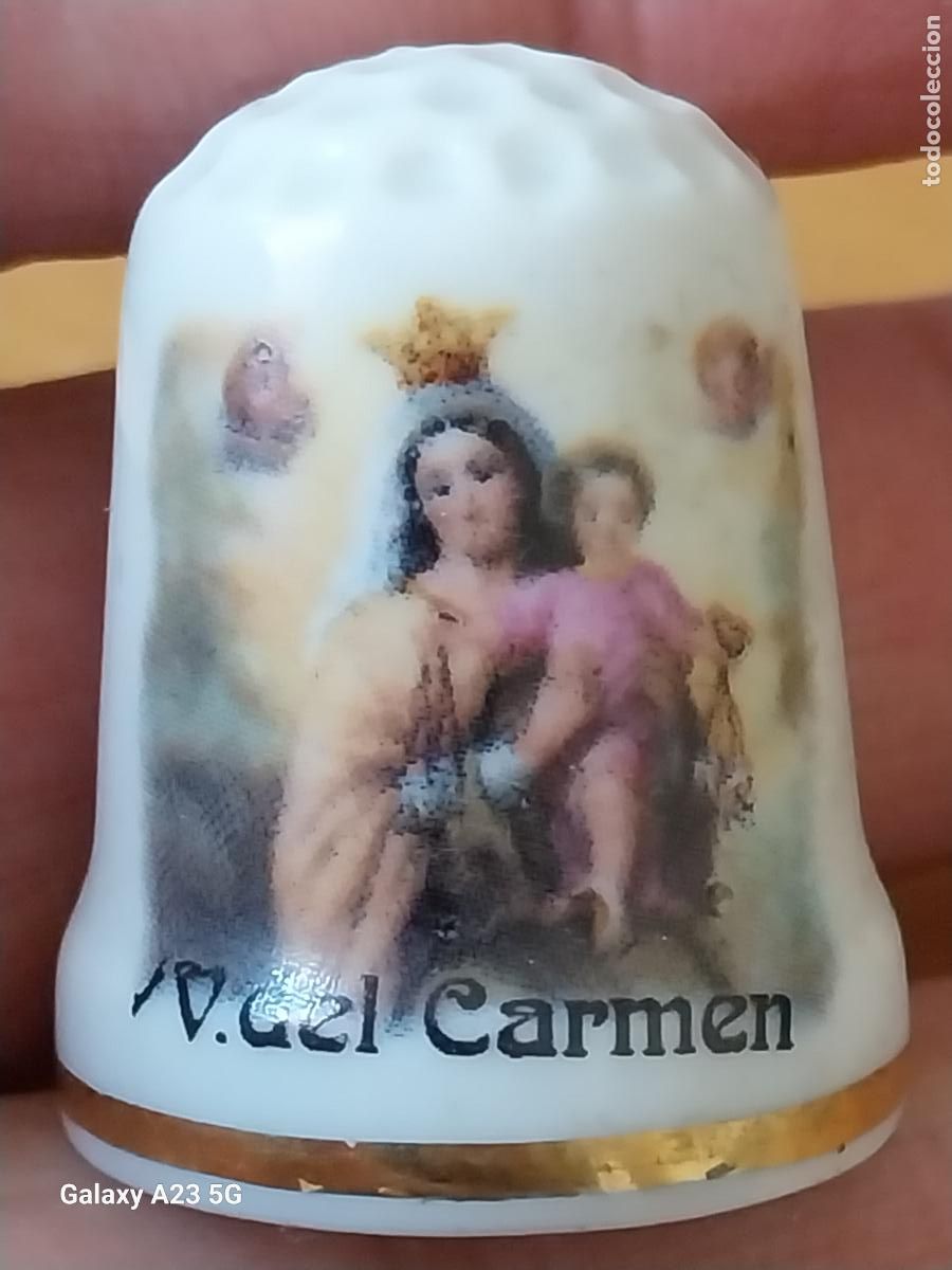 Antig&uuml;edades: VIRGEN DEL CARMEN DEDAL PORCELANA IMAGEN 3.1CMS ALTO