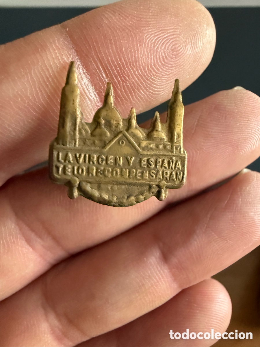 Antig&uuml;edades: INSIGNIA GUERRA CIVIL. EL PILAR