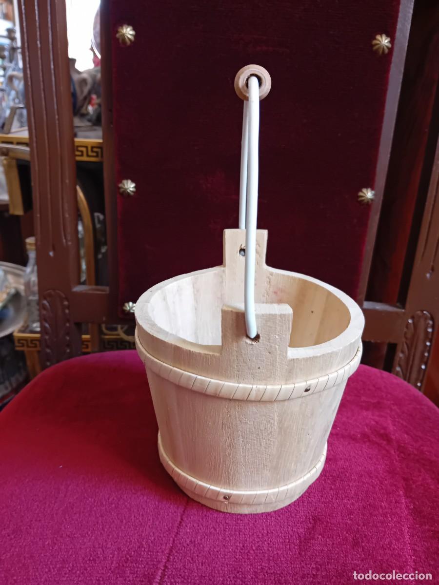 Antig&uuml;edades: Cubo o balde de madera - Foto 2