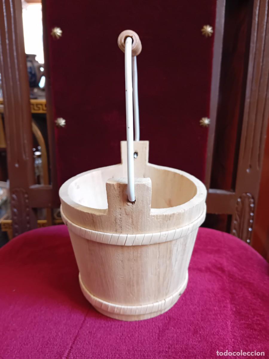 Antig&uuml;edades: Cubo o balde de madera - Foto 4