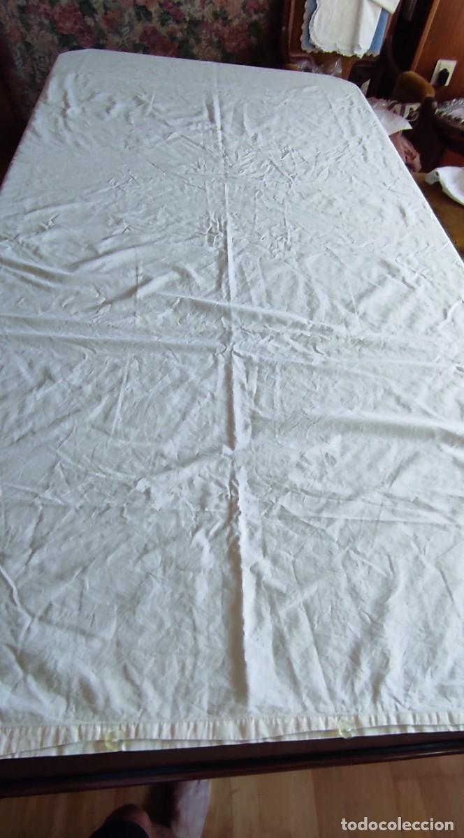 Antig&uuml;edades: ANTIGUA FUNDA DE EDREDON O SACO DE HILO DE ALGODO BLANCO CON BOTONES DE NACAR - GRANDES DIMENSIONES.