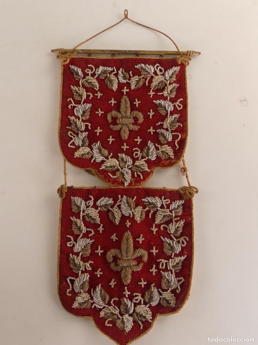 Antiques: BORDADO CON CUENTAS FLOR DE LIS