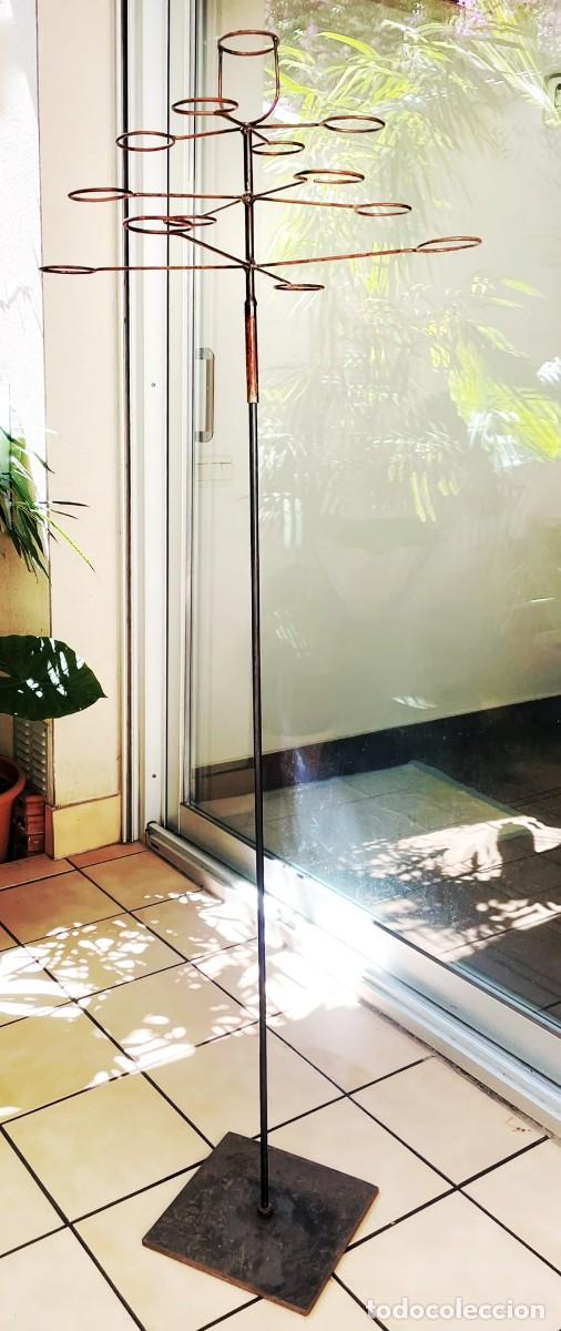 Antig&uuml;edades: Soporte - candelabro met&aacute;lico para jard&iacute;n