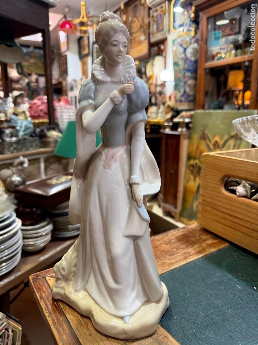 Antig&uuml;edades: PRECIOSA FIGURA DE PORCELANA MIGUEL - MEDIDA 33 CM