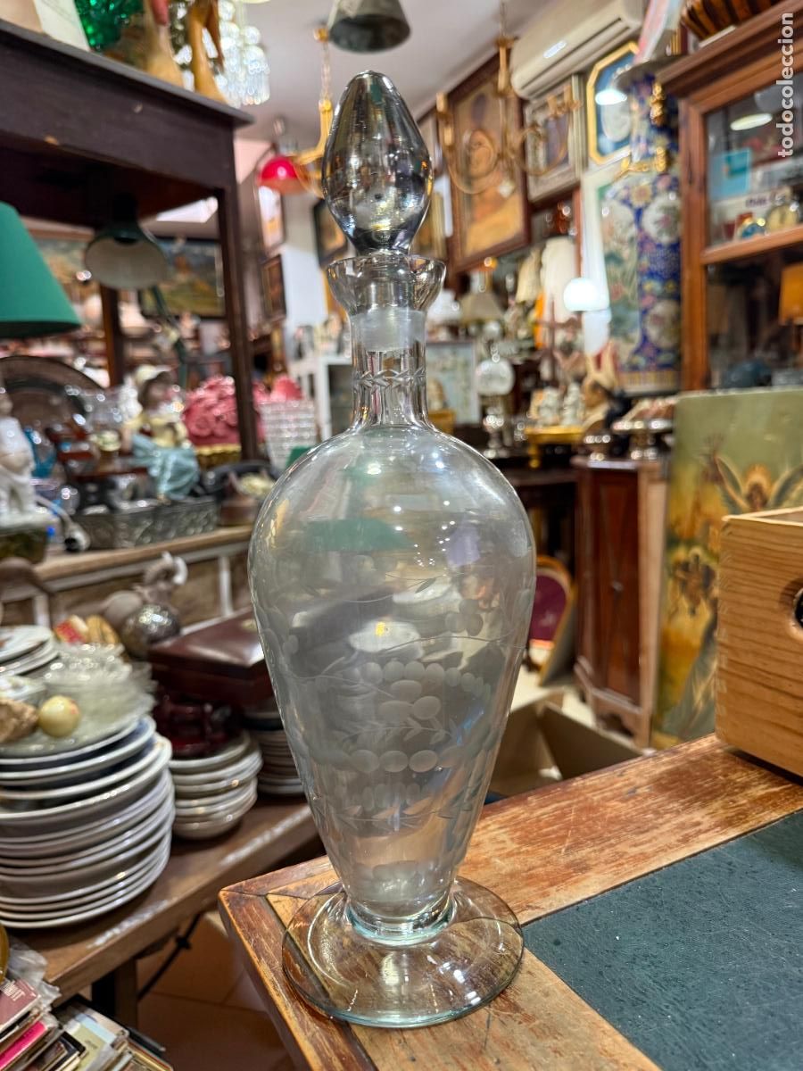 Antig&uuml;edades: PRECIOSA BOTELLA DE CRISTAL TALLADO - MEDIDA TOTAL 36 CM